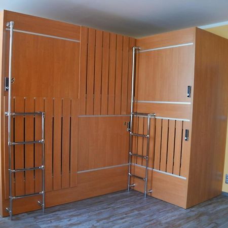 Do Step Inn Central - Self-Service-Hostel Виена Екстериор снимка