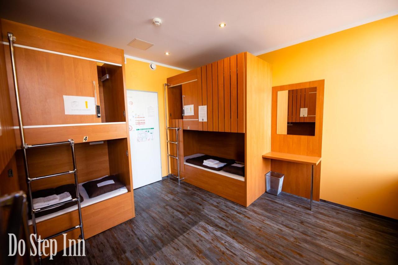 Do Step Inn Central - Self-Service-Hostel Виена Екстериор снимка
