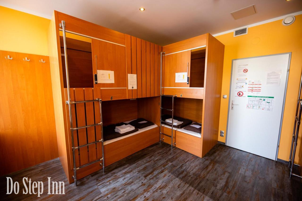 Do Step Inn Central - Self-Service-Hostel Виена Екстериор снимка