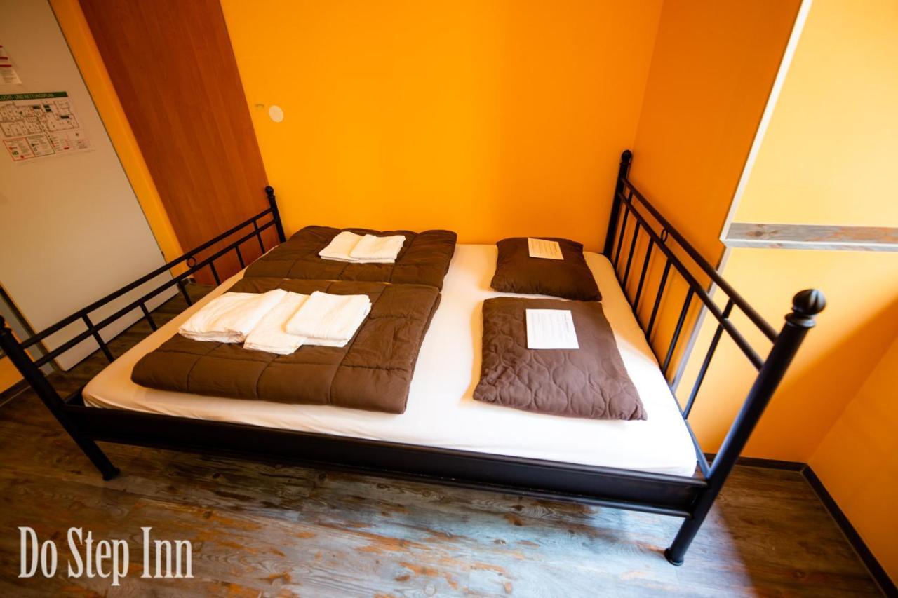 Do Step Inn Central - Self-Service-Hostel Виена Екстериор снимка