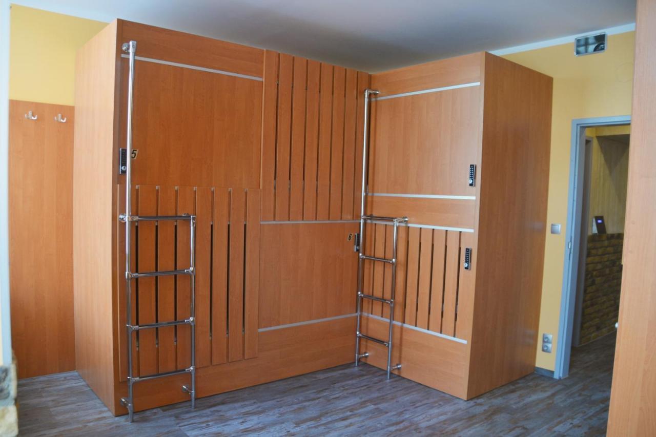 Do Step Inn Central - Self-Service-Hostel Виена Екстериор снимка