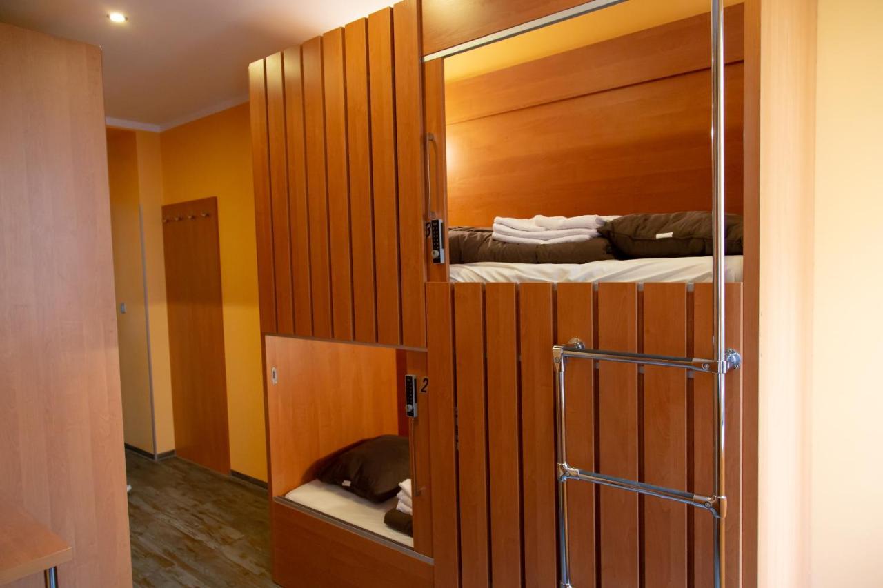 Do Step Inn Central - Self-Service-Hostel Виена Екстериор снимка