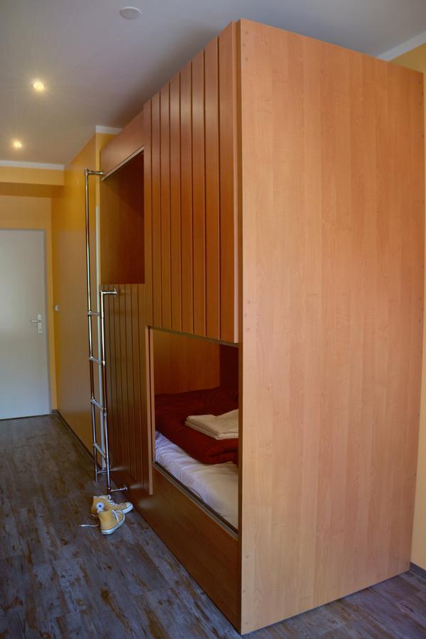 Do Step Inn Central - Self-Service-Hostel Виена Екстериор снимка